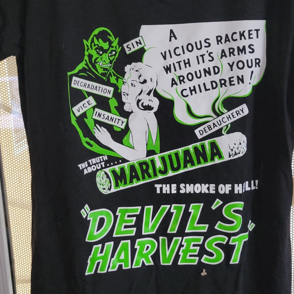 Women's District Black and Green Graphic Tee